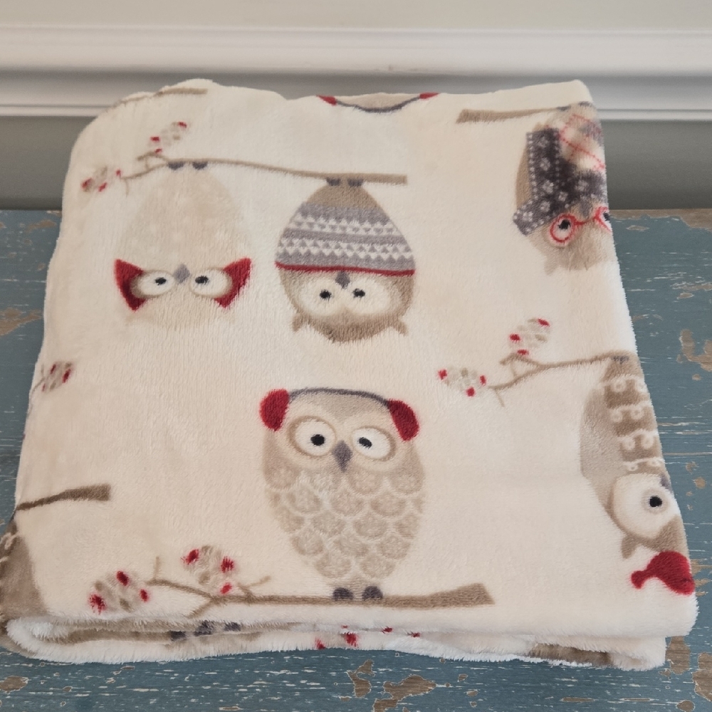 Cozy Owl Print Fleece Throw Blanket 24" X 54"